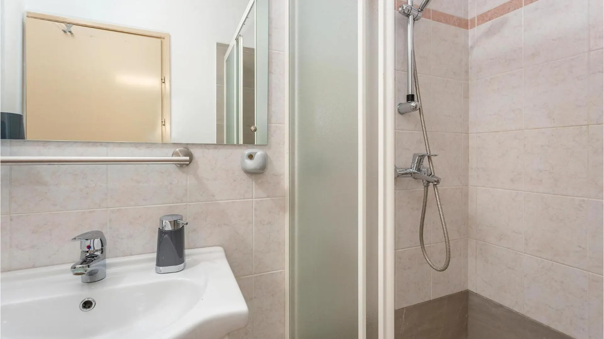 Gorgeous Apartment In Kastav With Kitchen