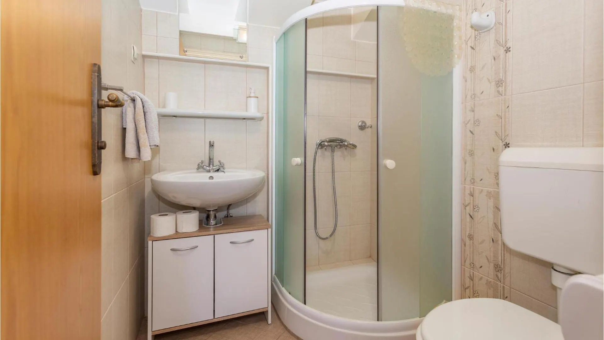 Gorgeous Apartment In Kastav With Kitchen 0*,